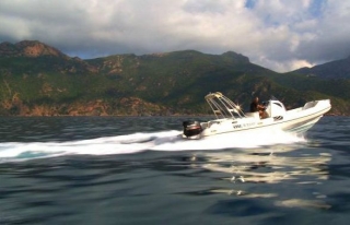  Rentar un barco sin permiso en Córcega